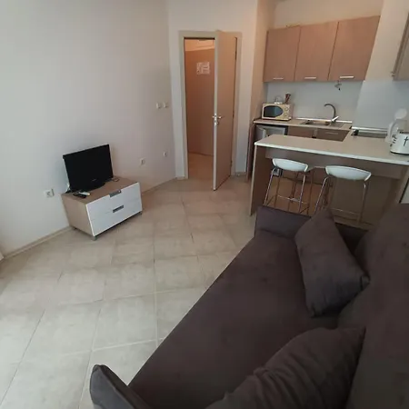 דירה On The Third Floor In Emberli Aparthotel.