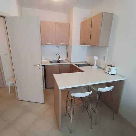 On The Third Floor In Emberli Aparthotel. דירה