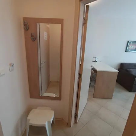 On The Third Floor In Emberli Aparthotel. דירה 3*