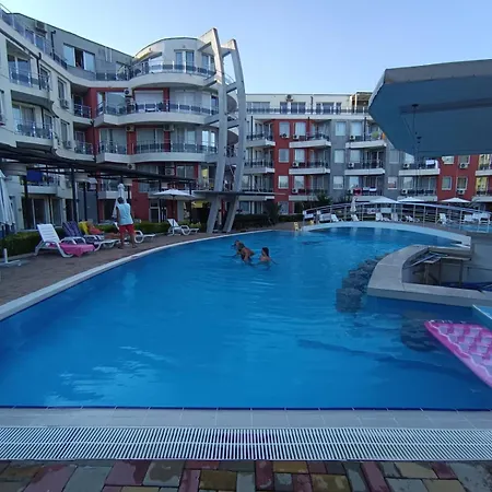On The Third Floor In Emberli Aparthotel. 3* Lozenets